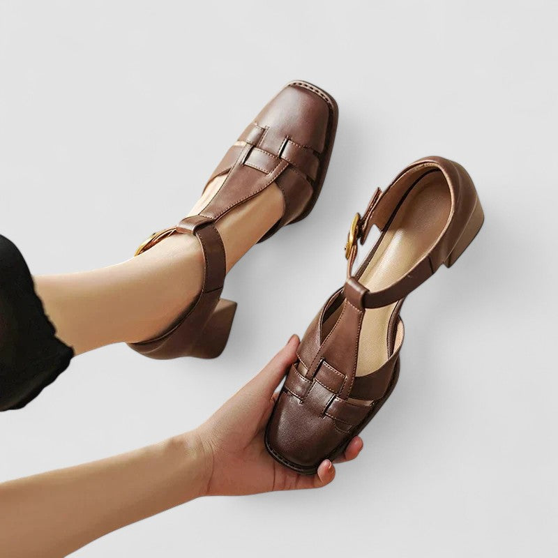 Scarlett – Ortopéd T-pántos szandál blokkolt sarkakkal