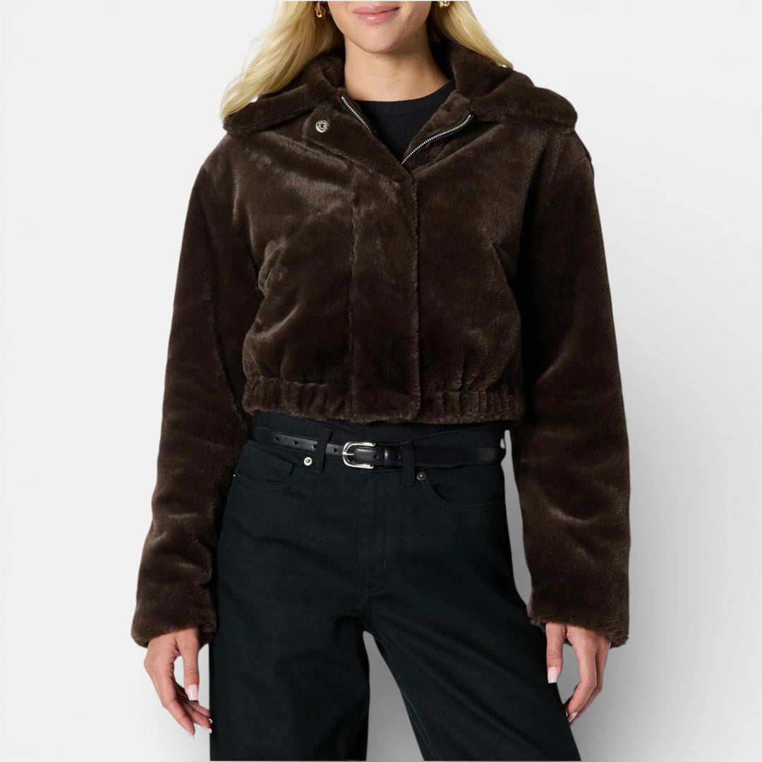 Nelli - Női Rövid Kabát Műszőrme Gallérral