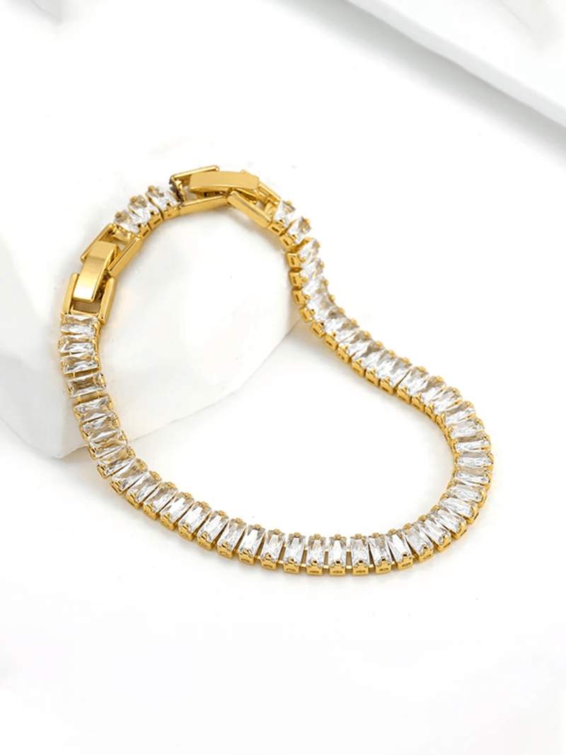 Adrienn - Karkötő Minimalista Dizájn Csillogó Részletek