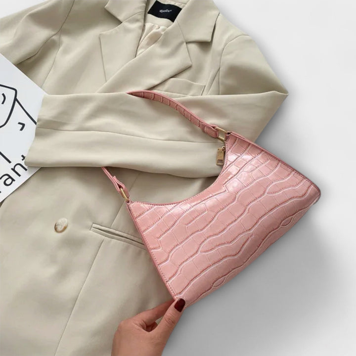 Boglárka - Fényes Bőr Táska Tágas Belső Kapacitásnövelő