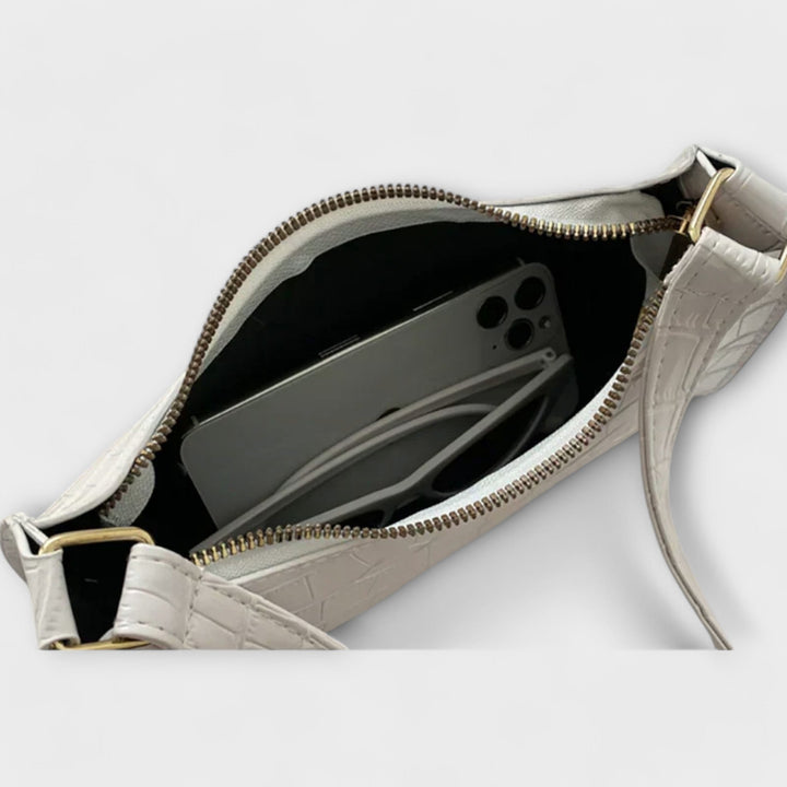 Boglárka - Fényes Bőr Táska Tágas Belső Kapacitásnövelő