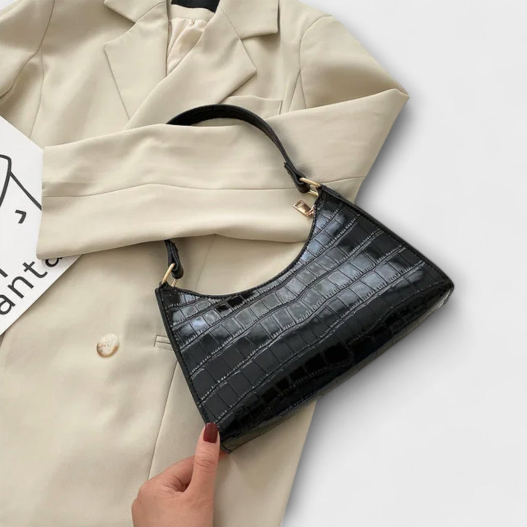 Boglárka - Fényes Bőr Táska Tágas Belső Kapacitásnövelő