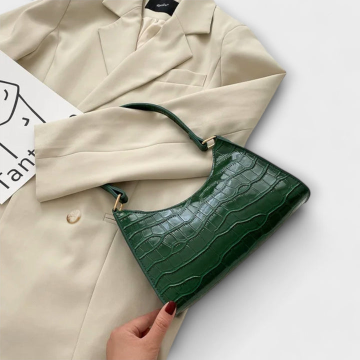 Boglárka - Fényes Bőr Táska Tágas Belső Kapacitásnövelő