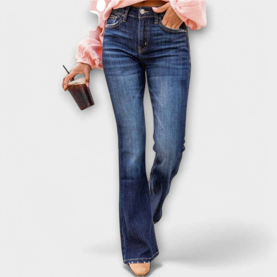 Nara - Flare Fazonú Farmernadrág Kiemeli A Sziluettet