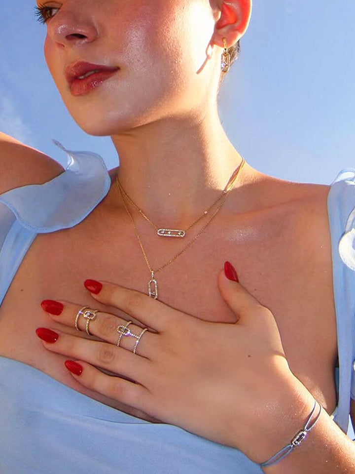 Katalin - Nyaklánc Három Gyémántkő Mozgásban Fénnyel