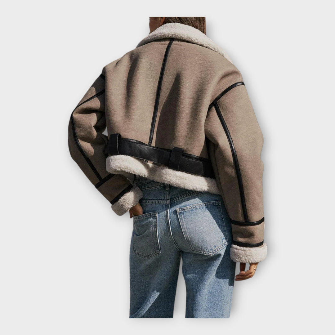 Réka - Elegáns bőrkabát minden alkalomra