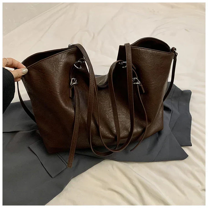 Johanna - Tágas Belso terü Válltáska Mindennapi Használatra