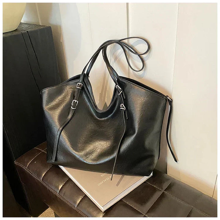 Johanna - Tágas Belso terü Válltáska Mindennapi Használatra