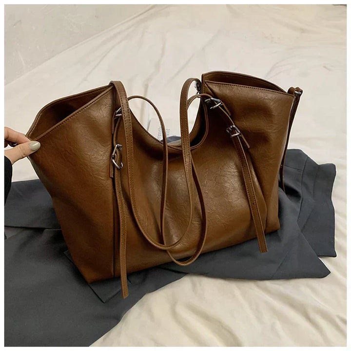 Johanna - Tágas Belso terü Válltáska Mindennapi Használatra