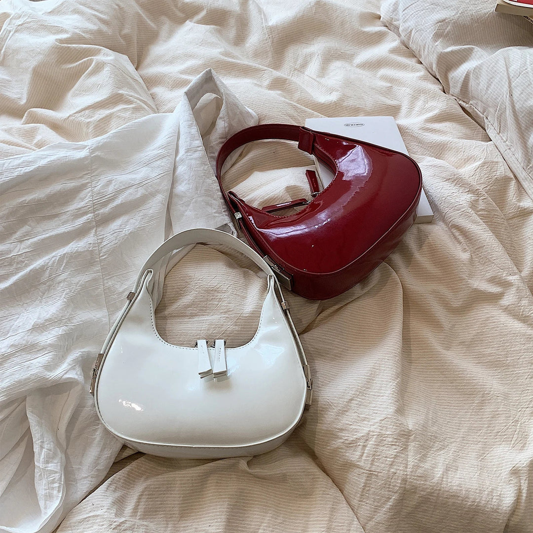 Nikolett - A Félhold Táska Csillogó Felület