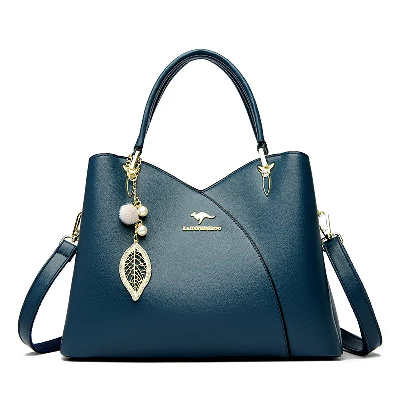 Iringó - Válltáska Charmokkal Használatra Kiegészítő Darab Modell