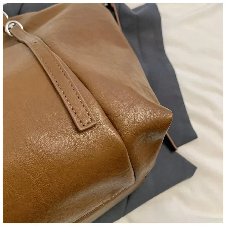 Johanna - Tágas Belso terü Válltáska Mindennapi Használatra