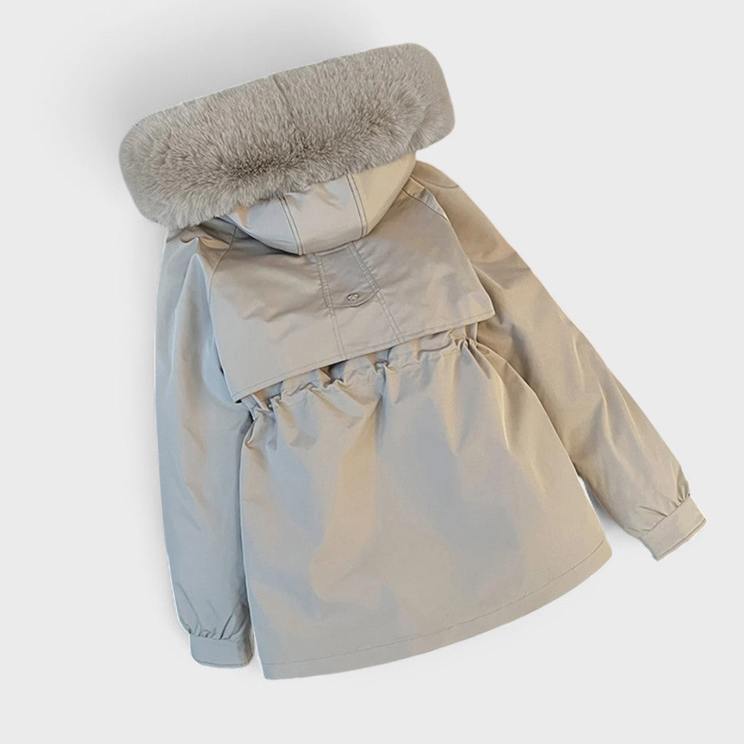 Elena – Stílusos női téli kabát modern dizájnnal