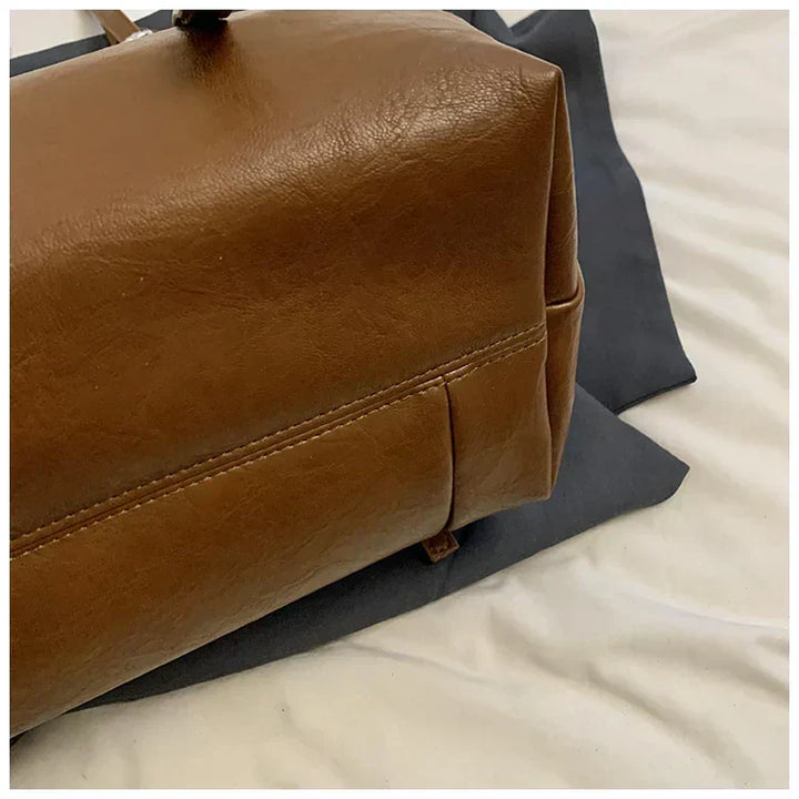 Johanna - Tágas Belso terü Válltáska Mindennapi Használatra