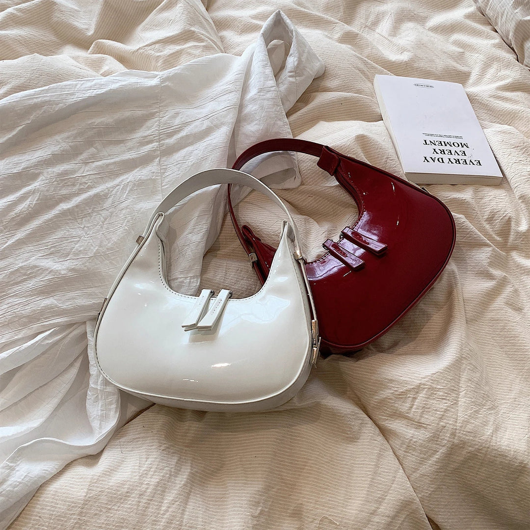 Nikolett - A Félhold Táska Csillogó Felület