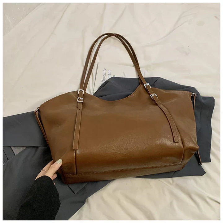 Johanna - Tágas Belso terü Válltáska Mindennapi Használatra