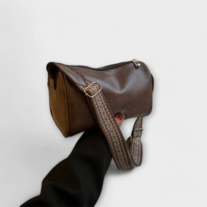 Mia - Keresztpántos Táska, Tágas Belső