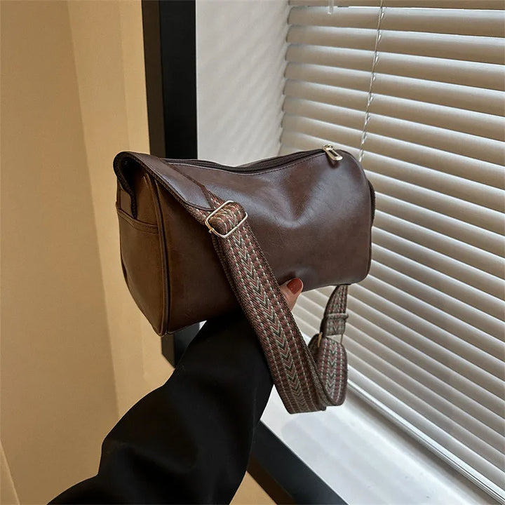 Karolina - Keresztpántos Táska Szövött Állítható Pánttal