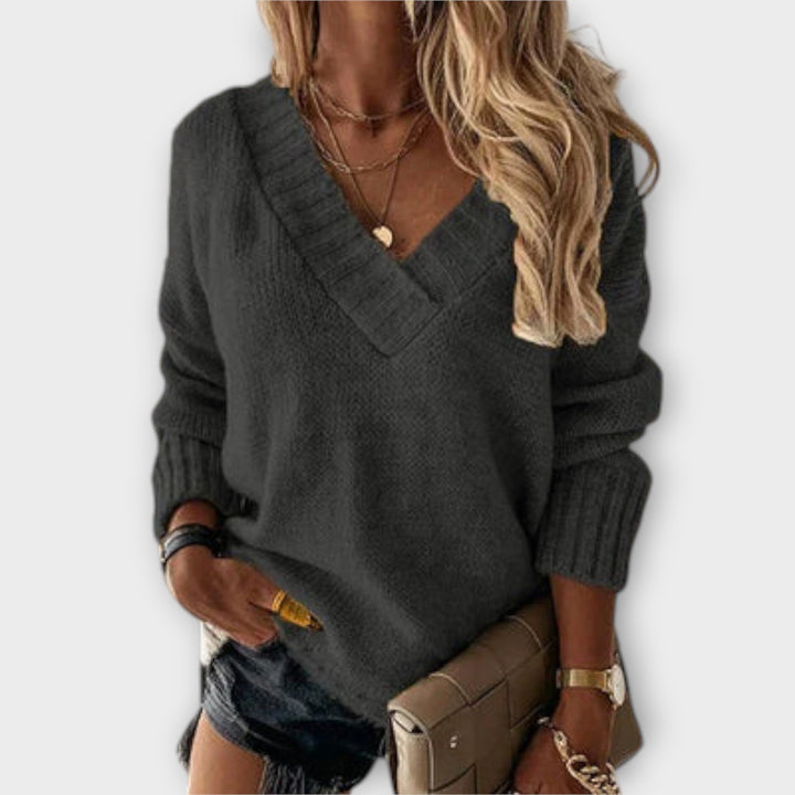 Jane - Warm Sweater with V-Neckline