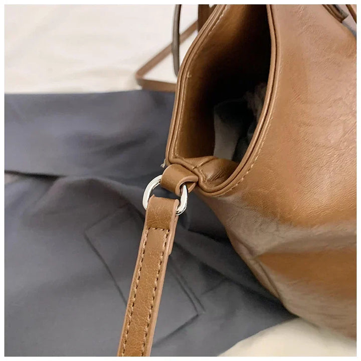 Johanna - Tágas Belso terü Válltáska Mindennapi Használatra