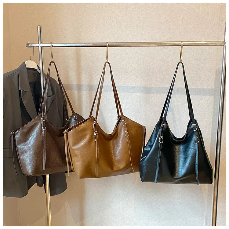 Johanna - Tágas Belso terü Válltáska Mindennapi Használatra