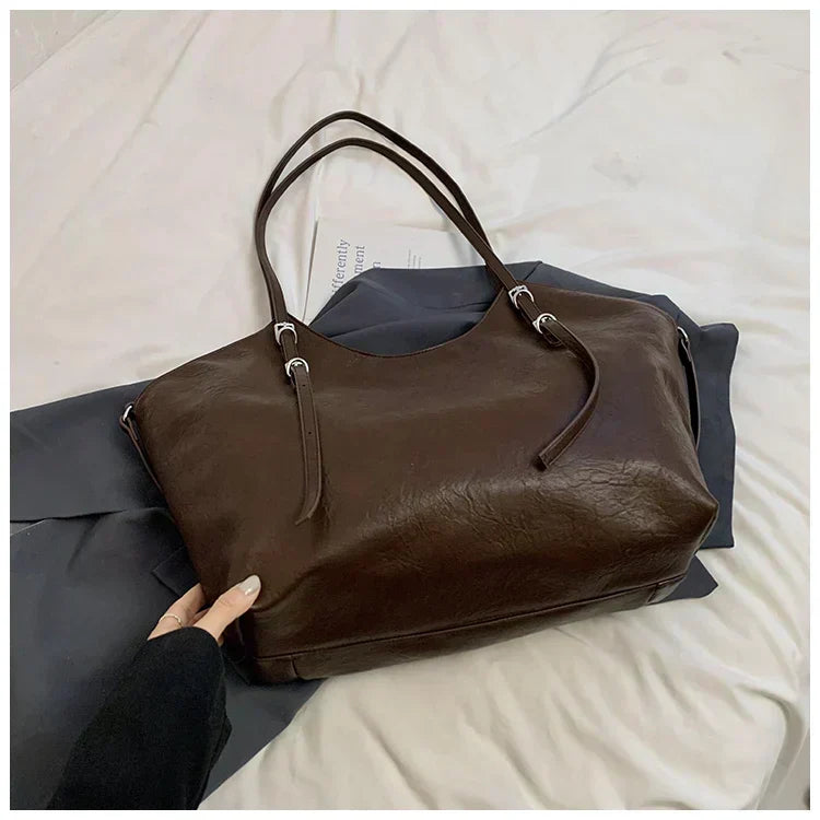 Johanna - Tágas Belso terü Válltáska Mindennapi Használatra