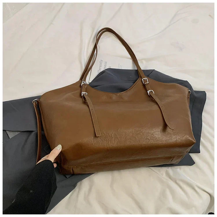 Johanna - Tágas Belso terü Válltáska Mindennapi Használatra