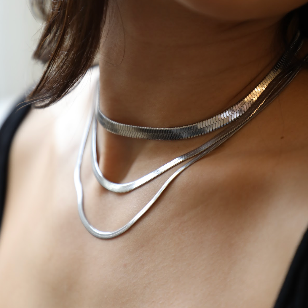 Sára - Nyakörv nyakkivágása minden nap