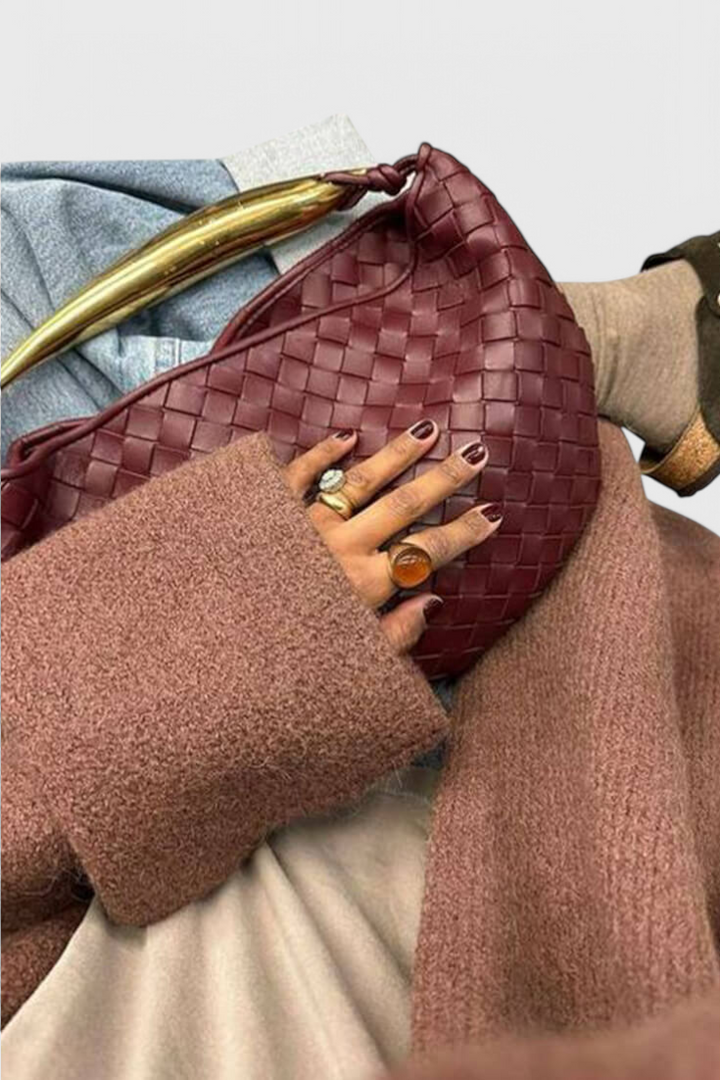 Mojca - Ročna torbica z veganskim usnjem vzorcem