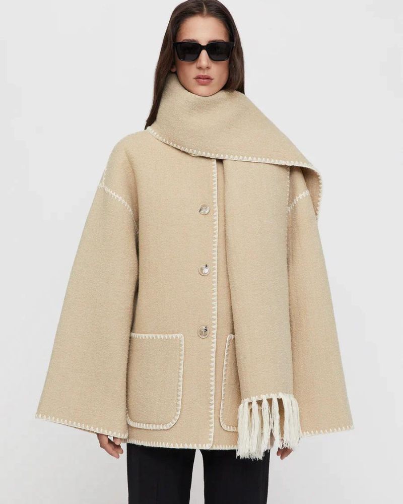 Szonja - Dzseki Irodai Viseletből Estére Programokra