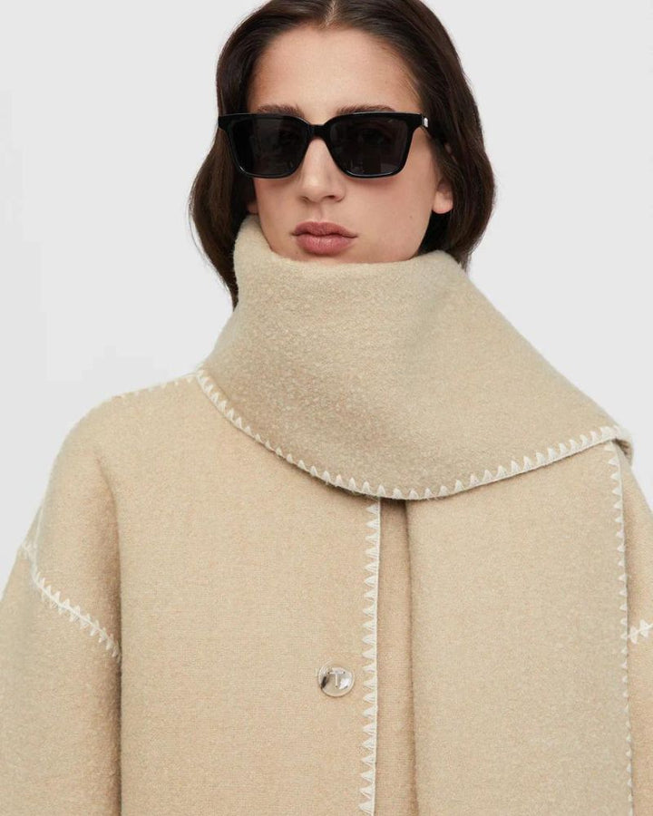 Szonja - Dzseki Irodai Viseletből Estére Programokra