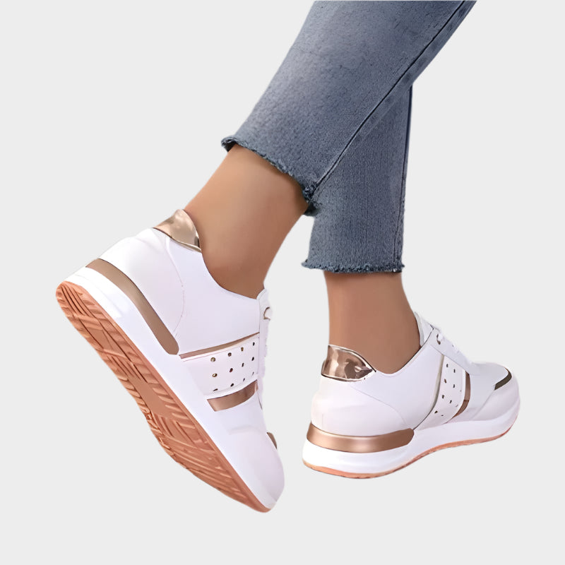 Eszter - Sportcipő Arany Díszítéssel