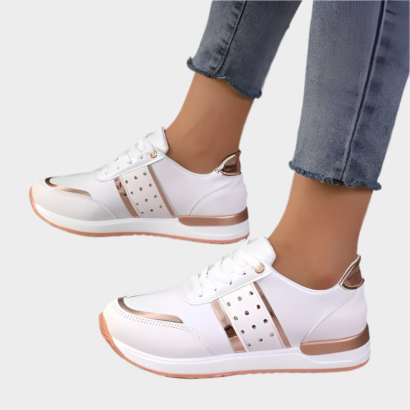 Eszter - Sportcipő Arany Díszítéssel