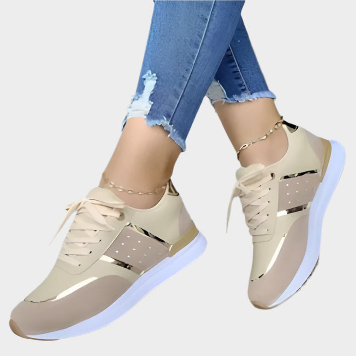 Eszter - Sportcipő Arany Díszítéssel