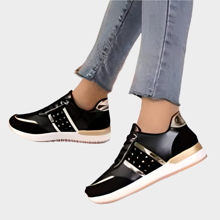 Eszter - Sportcipő Arany Díszítéssel