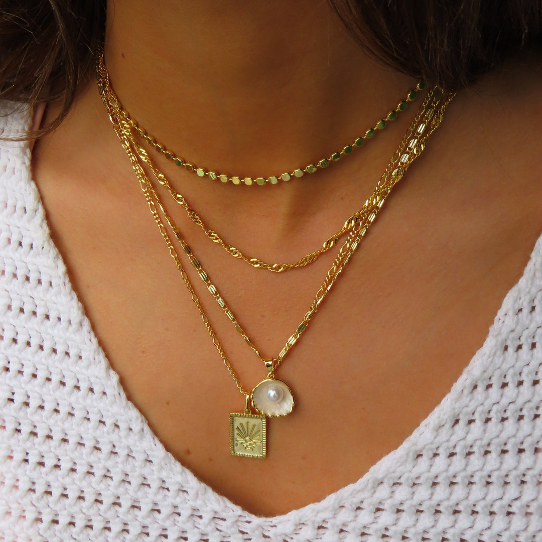 Kitti - Téglalap alakú nyaklánc napfény-motívummal