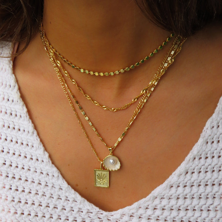 Kitti - Téglalap alakú nyaklánc napfény-motívummal